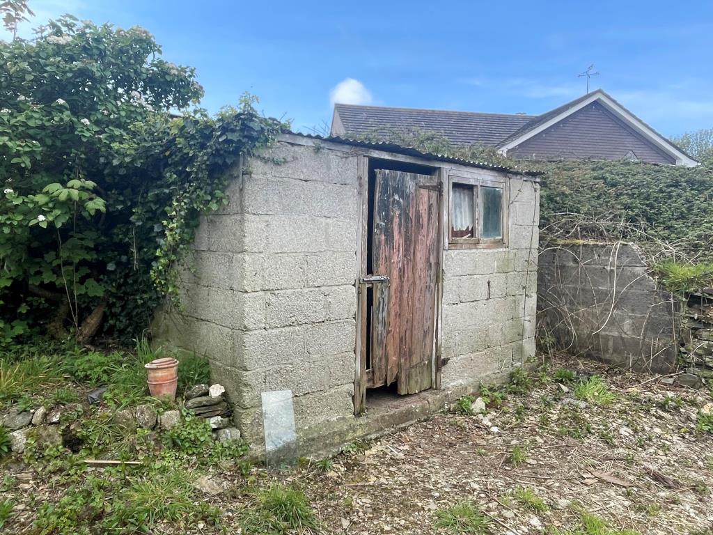 Lot: 58 - SITE WITH OUTLINE PLANNING APPROVAL - Outbuilding